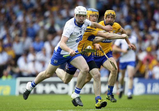 Shane Bennett in action against Oisín O’Brien