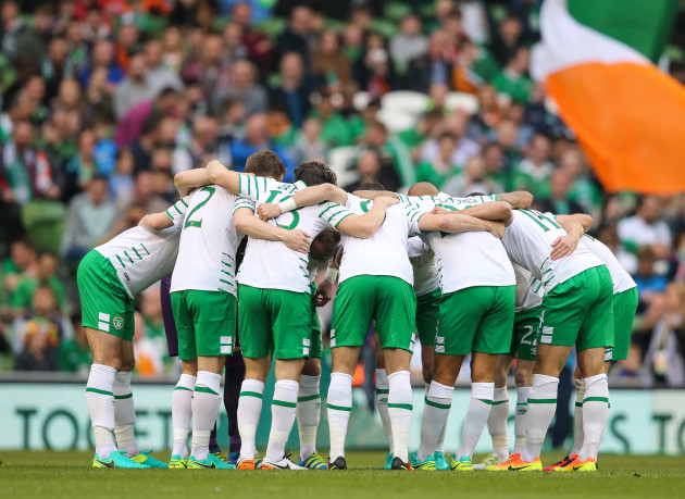 The Ireland team huddle before the game