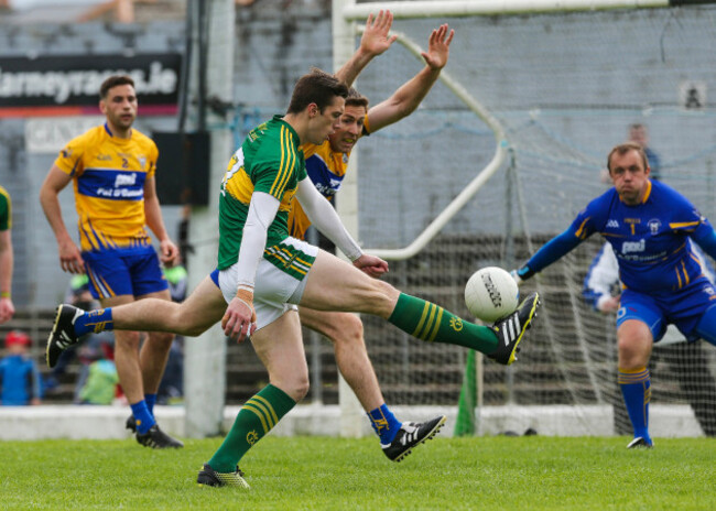 David Moran scores a point