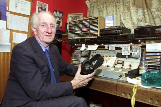 01/08/01 EAMON COOKE OF RADIO DUBLIN PICTURED AT T