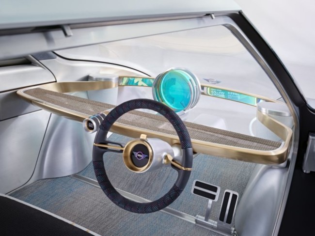 the-steering-wheel-moves-from-the-drivers-side-to-the-center-when-in-autonomous-mode