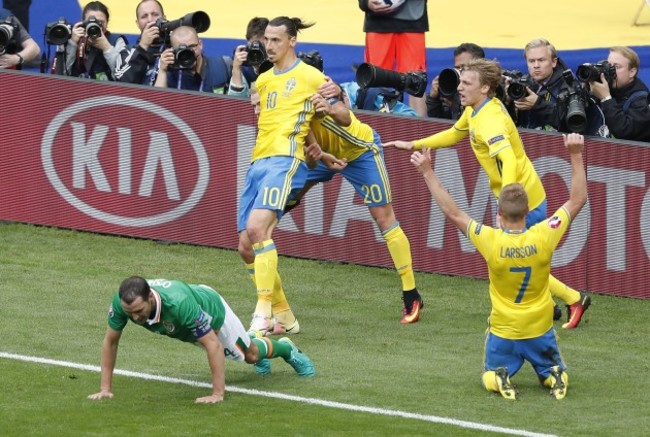 Republic of Ireland v Sweden - UEFA Euro 2016 - Group E - Stade de France