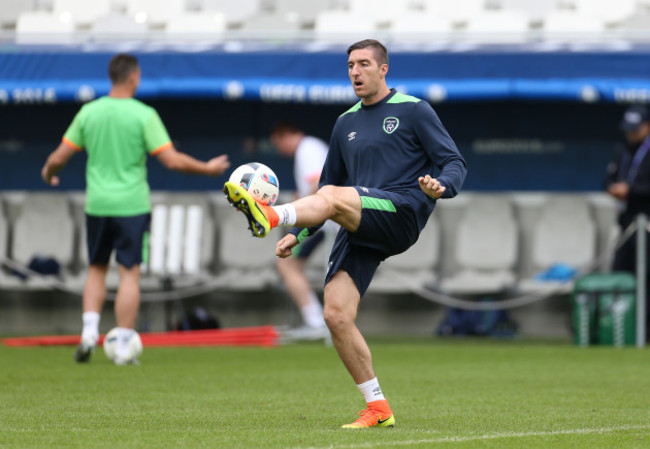 Belgium v Republic of Ireland - UEFA Euro 2016 - Group E - Republic of Ireland Training Session - Stade de Bordeaux