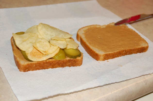 Potato_chip_sandwich