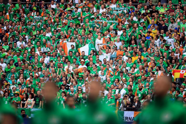 Republic of Ireland v Sweden - UEFA Euro 2016 - Group E - Stade de France