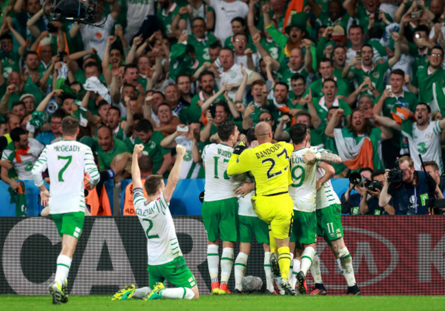 Ireland players celebrate at the final whistle