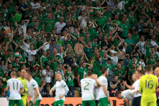 Italy v Republic of Ireland - UEFA Euro 2016 - Group E - Stade Pierre Mauroy