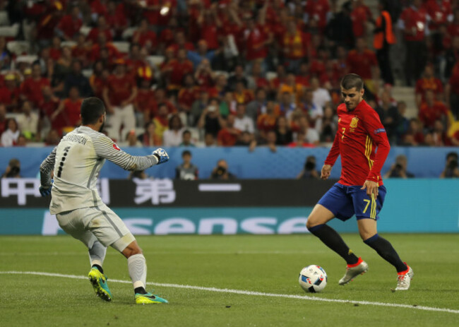 Spain v Turkey - UEFA Euro 2016 - Group D - Stade de Nice