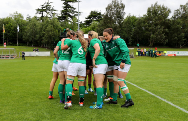 Ireland team huddle