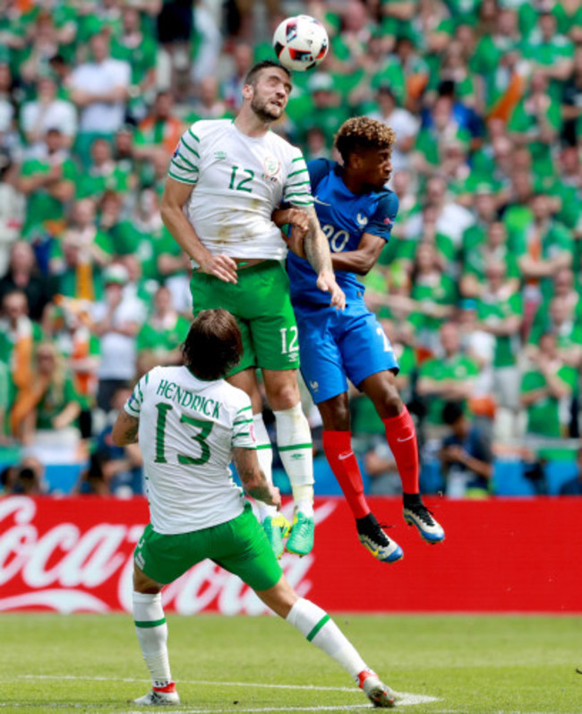 Jeff Hendrick an Shane Duffy with Kingsley Coman