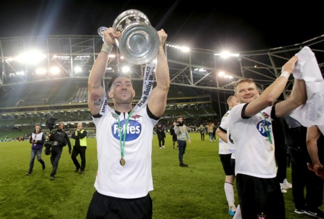 Richie Towell celebrates with the Irish Daily Mail FAI Cup