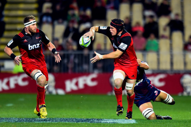 Matt Todd offloads to Kieran Read