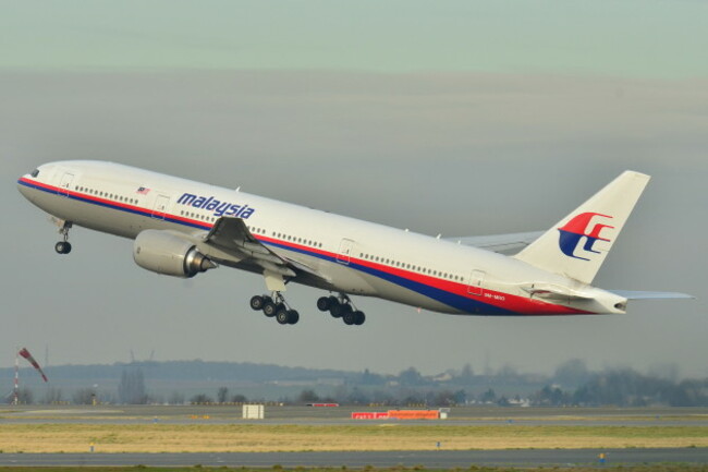 Boeing_777-200ER_Malaysia_AL_(MAS)_9M-MRO_-_MSN_28420_404_(9272090094)