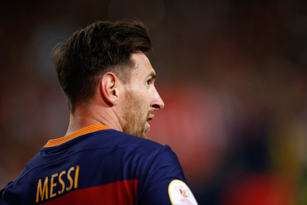 Messi cuts short holiday and he (and his new blonde hair 