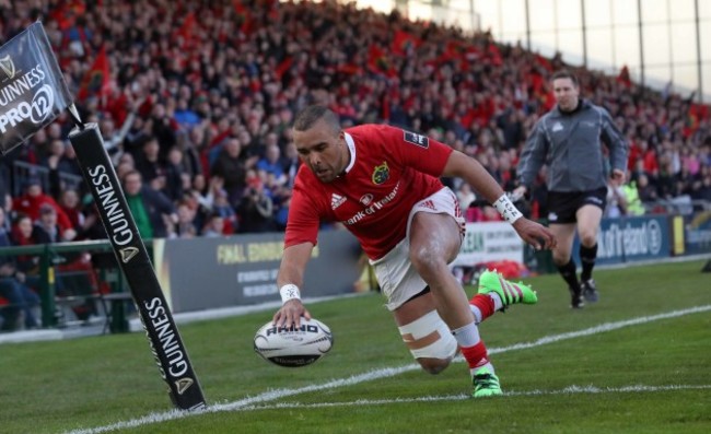 Simon Zebo scores a try