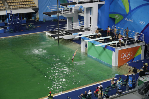 People Are Blaming The Irish For The Olympic Pool Mysteriously Turning Green