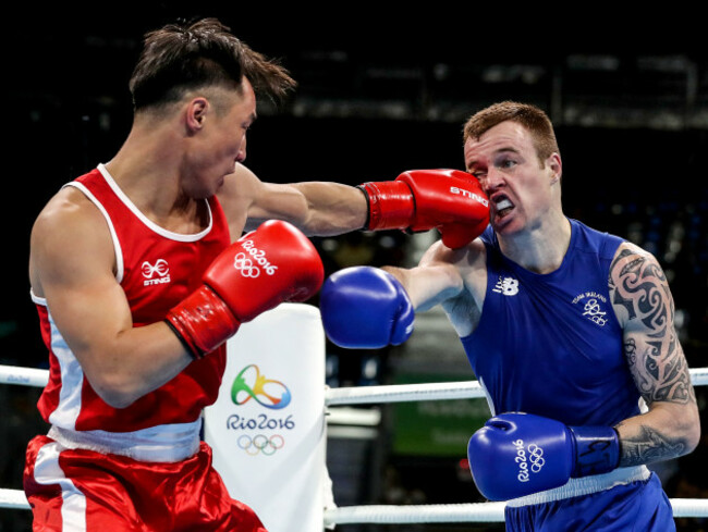 Steven Donnelly in action against Tuvshinbat Byambyn