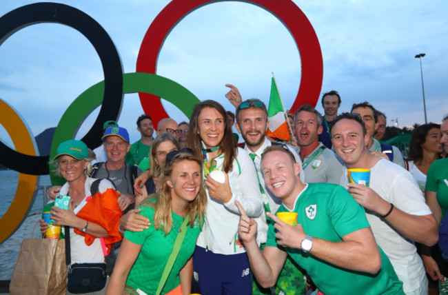 Annalise Murphy celebrate's with her family at her medal ceremony