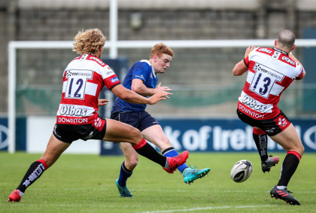 Cathal Marsh chips ahead Billy Twelvetrees and Matt Scott