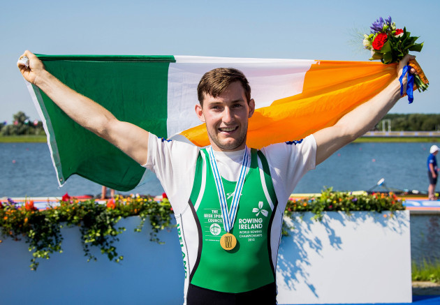 Paul O'Donovan celebrates winning gold