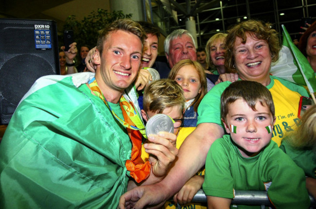 Gary and Paul O'Donovan greet fans from Skibbereen 28/8/2016