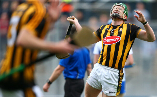 Paul Murphy reacts to missing a point