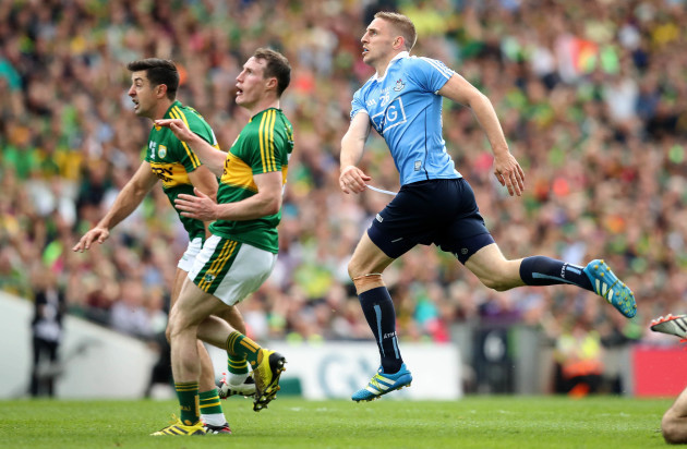 Eoghan O’Gara looks on as he kicks his side into the lead