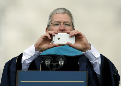 GWU Commencement Apple CEO