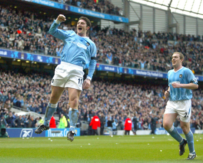 Soccer - FA Barclaycard Premiership - Manchester City v Manchester United