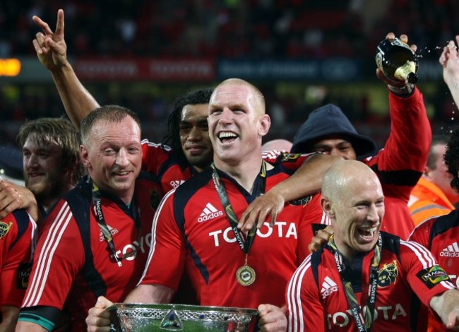 Mick O'Driscoll, Paul O'Connell and Peter Stringer with the Magners League trophy