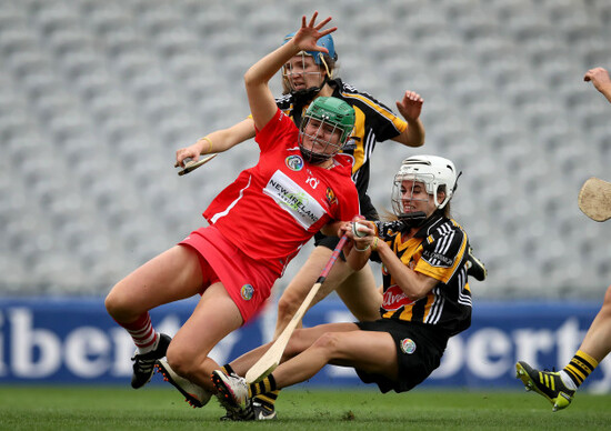 Hannah looney is fouled by Davina Tobin to win a penalty