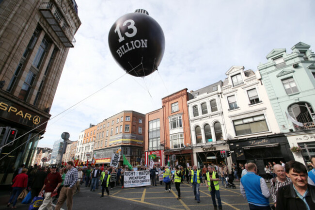 17/09/2016. Water Protest March. Pictured people m