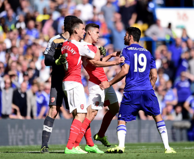 Soccer - Barclays Premier League - Chelsea v Arsenal - Stamford Bridge
