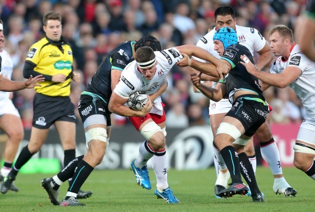 Robbie Diack is tackled by Justin Tipuric and James King