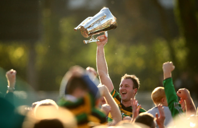 Graham Callanan lifts the cup