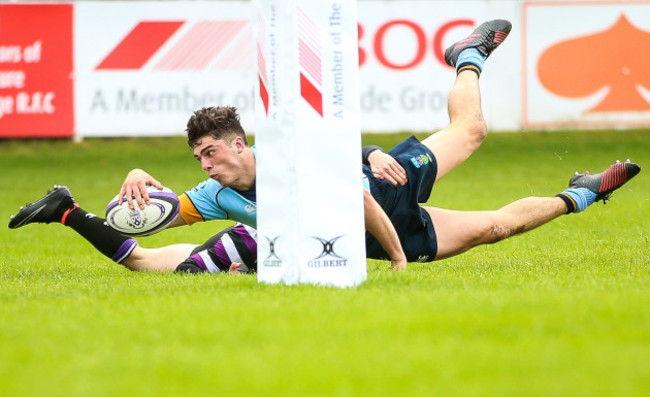 Jimmy O'Brien scores a try