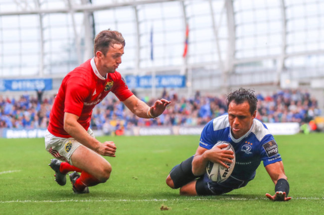 Isa Nacewa  scores his sides second try despite Darren Sweetnam