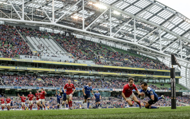 Isa Nacewa scores his sides third try despite Darren Sweetnam