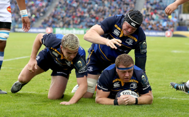 Sean Cronin scores a try