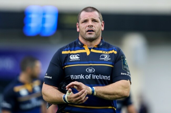 Mike Ross claps to the fans 15/10//2016