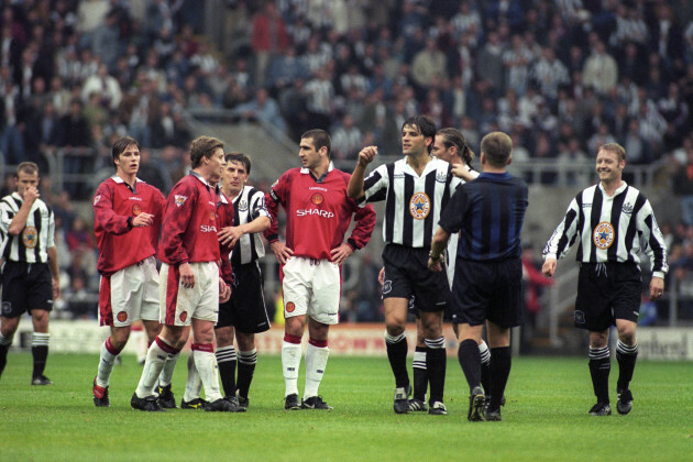 Soccer - FA Carling Premiership - Newcastle United v Manchester United - St James' Park