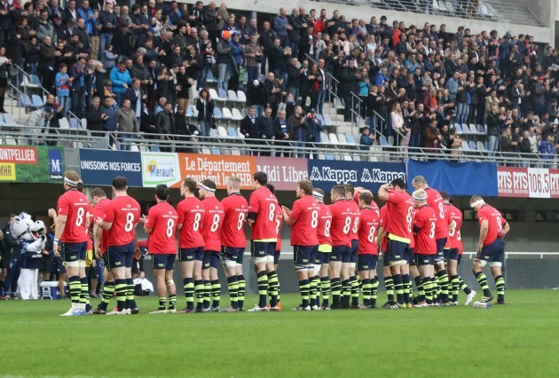 Leinster team line up in tribute to Anthony Foley