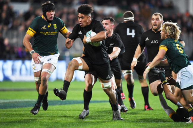 Ardie Savea on the charge