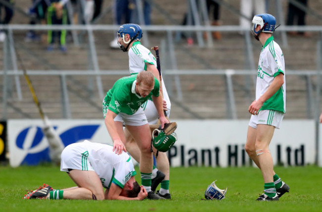 Henry Shefflin congratulates Brian Hogan