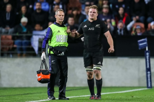 Sam Cane gets medical attention