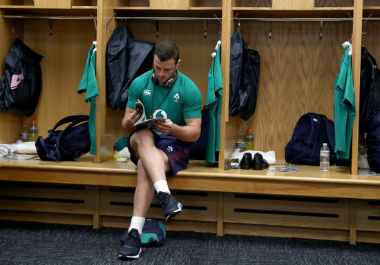 Robbie Henshaw in the dressing room