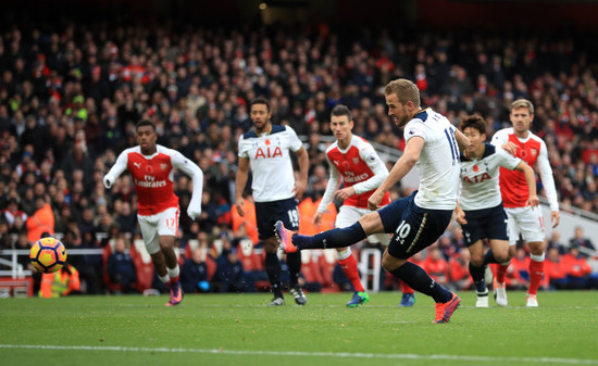 Arsenal v Tottenham Hotspur - Premier League - Emirates Stadium