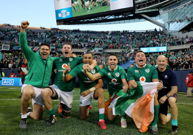 Billy Holland, Donnacha Ryan, Simon Zebo, Conor Murray and CJ Stander celebrate winning