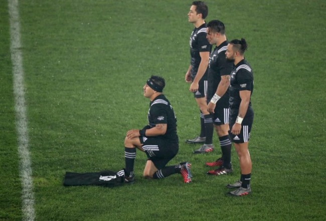 Ash Dixon lays down a jersey in tribute to Anthony Foley