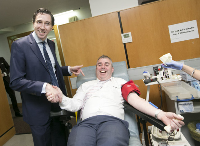 10/11/2016. Politicans Giving Blood